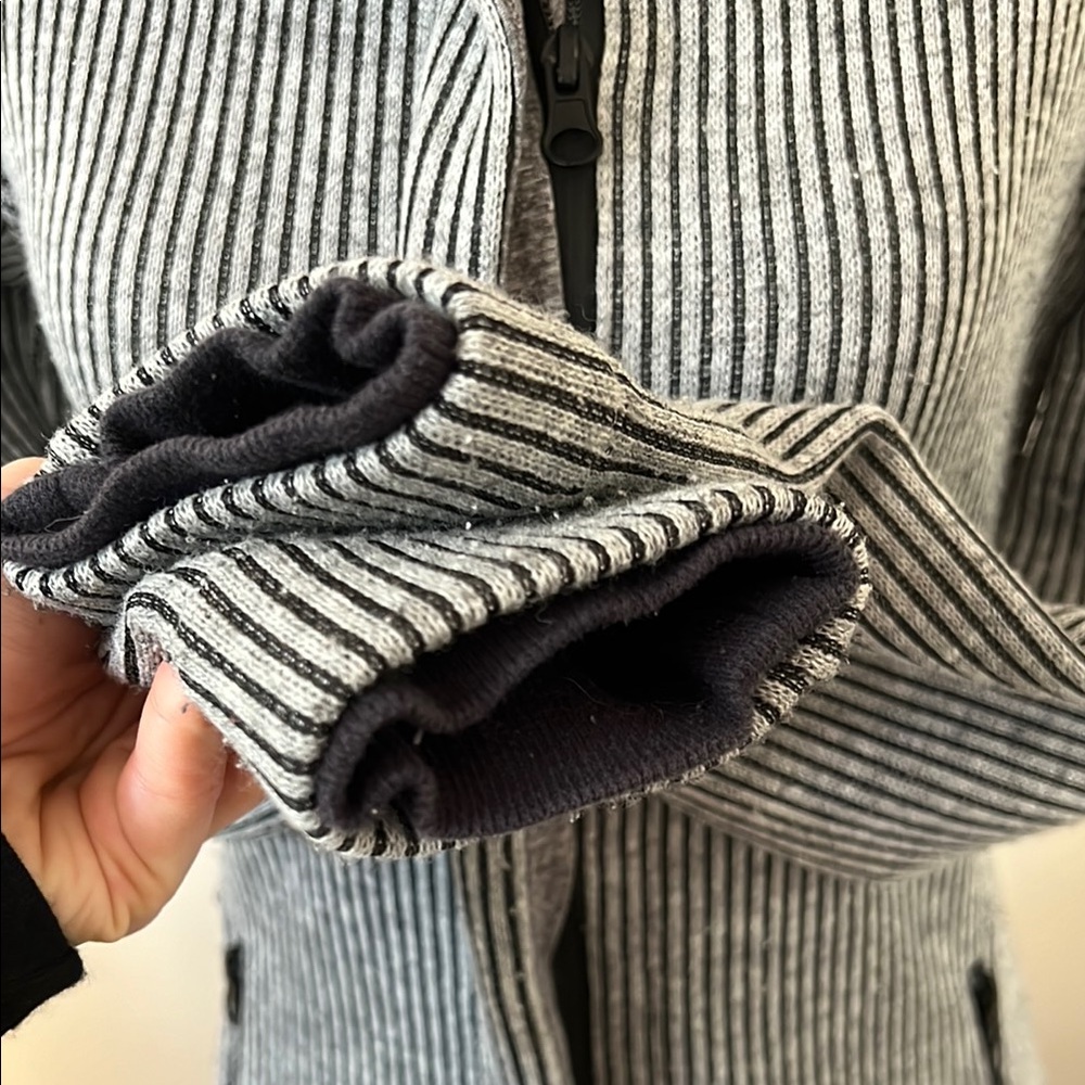 Roots | Women's Size XS Gray Striped Coat - Picture 6 of 7